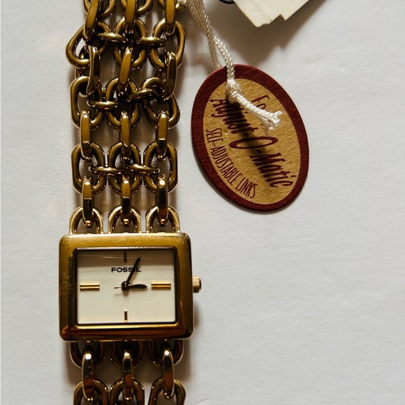 NWT FOSSIL GOLD TONE ADJUSTABLE CHAIN LINKED WATCH - Picture 2 of 3